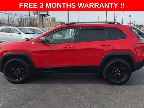 Used 2019 Jeep Cherokee Trailhawk AWD/4WD image 5
