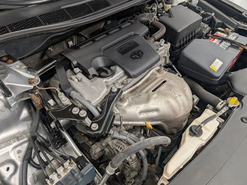 Used 2015 Toyota Camry LE image 36