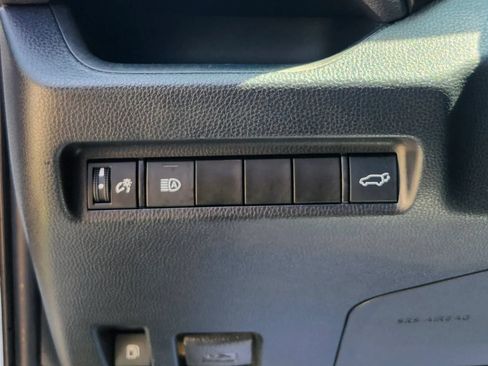 Used 2019 Toyota RAV4 XSE AWD/4WD image 25