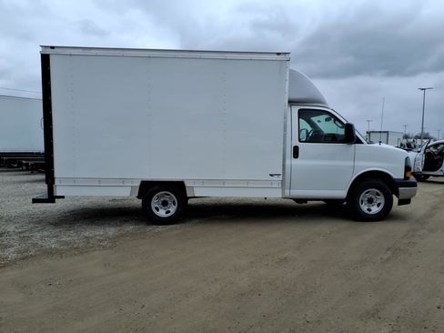 New 2025 Chevrolet Express 3500 w/ Power Convenience Package image 4