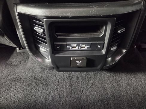 Used 2025 RAM 1500 Laramie AWD/4WD image 26