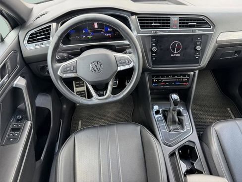 Used 2023 Volkswagen Tiguan SE R-Line FWD image 15