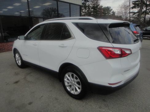 Used 2019 Chevrolet Equinox LT w/ Sun & Navigation Package image 4