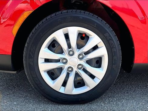 Used 2020 Kia Soul LX FWD image 11