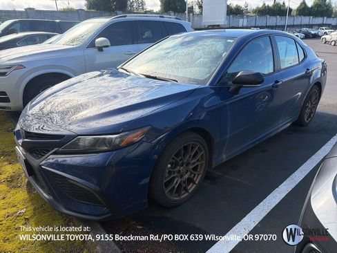 Used 2024 Toyota Camry SE image 1