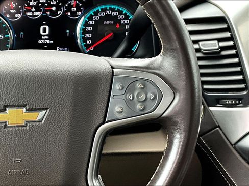 Used 2020 Chevrolet Suburban Premier AWD/4WD image 12