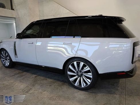 Used 2023 Land Rover Range Rover SV AWD/4WD image 4