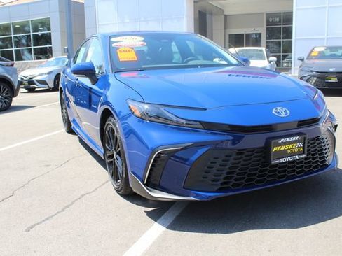 Certified 2026 Toyota Camry SE FWD image 3
