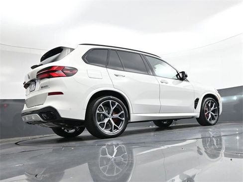 New 2026 BMW X5 M60i w/ Climate Comfort Package image 28