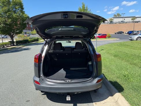 Used 2015 Toyota RAV4 XLE AWD/4WD image 19