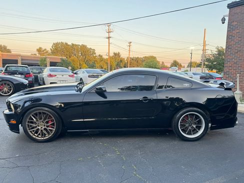 Used 2014 Ford Mustang GT Premium RWD image 7