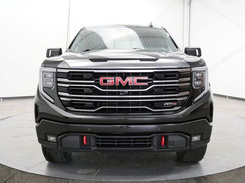Used 2022 GMC Sierra 1500 AT4 w/ AT4 Premium Package image 2