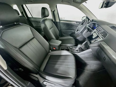 Used 2023 Volkswagen Tiguan SE AWD/4WD image 30