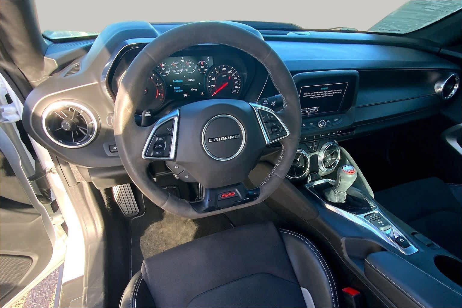 Used 2018 Chevrolet Camaro SS RWD image 5
