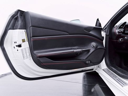 Used 2018 Ferrari 488 GTB RWD image 43
