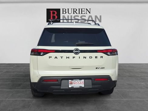 Used 2022 Nissan Pathfinder SV w/ SV Black Package AWD/4WD image 4