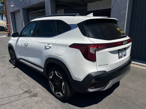 Used 2024 Kia Seltos SX AWD/4WD image 3