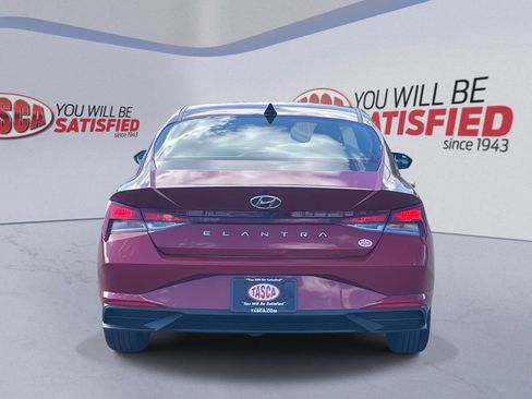 Used 2023 Hyundai Elantra SEL w/ Cargo Package FWD image 7
