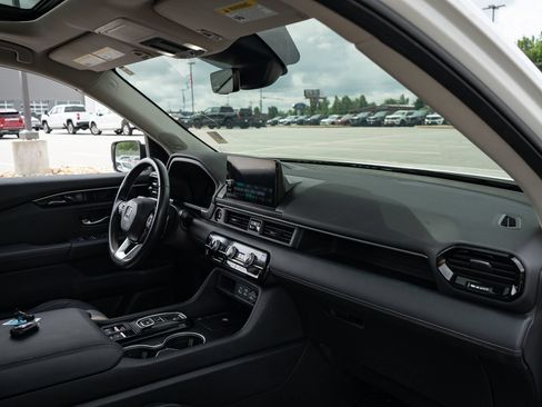 Used 2023 Honda Pilot Touring image 23