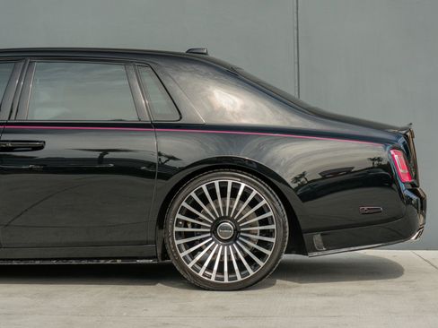 Used 2023 Rolls-Royce Phantom Sedan image 19
