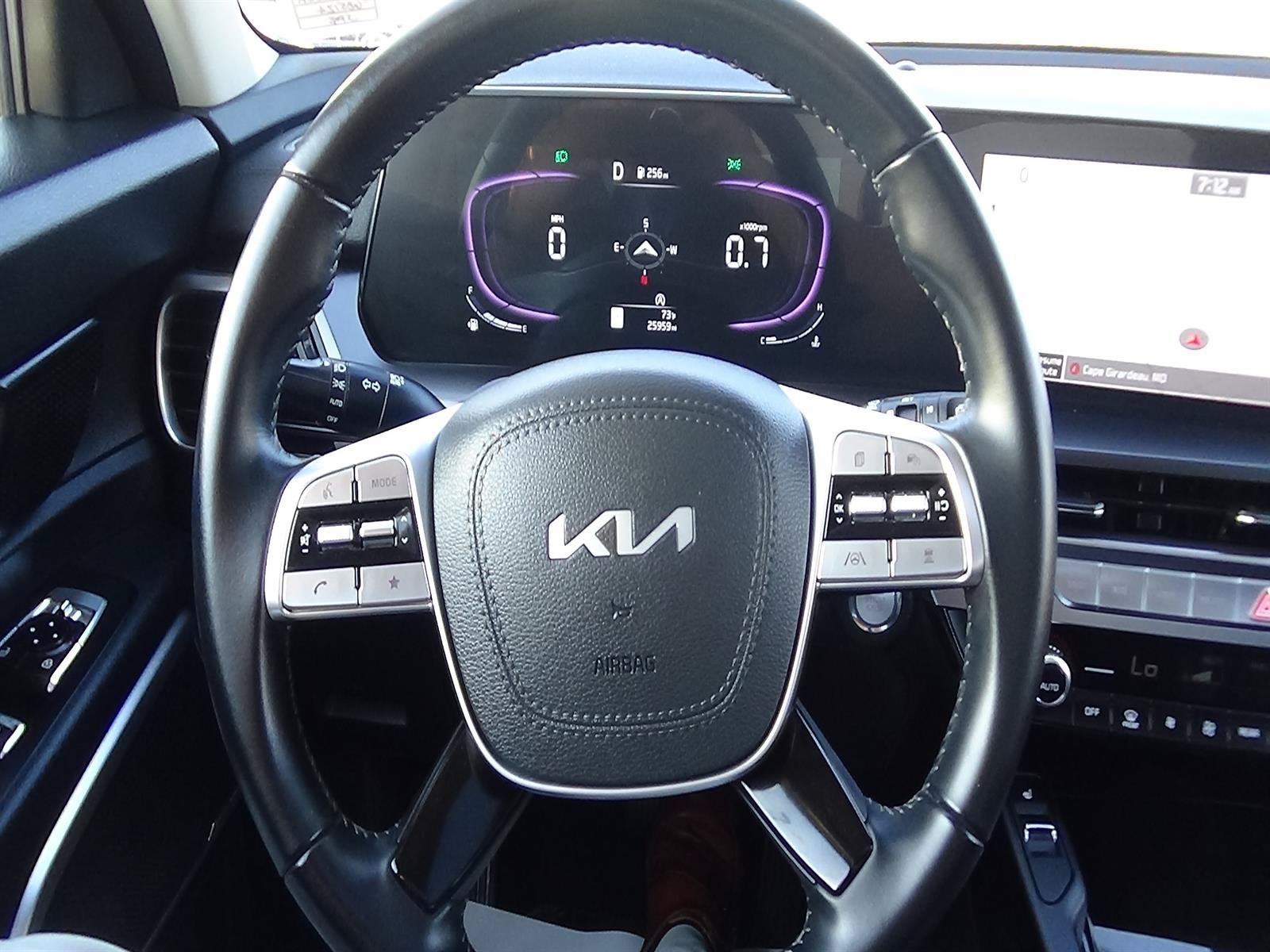 Used 2025 Kia Telluride S FWD image 22
