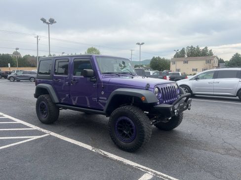 Used 2017 Jeep Wrangler Unlimited Sport w/ Quick Order Package 24S AWD/4WD image 8