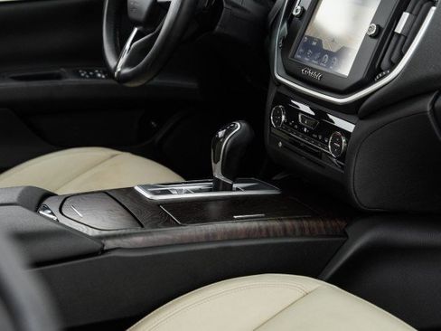 Used 2014 Maserati Ghibli S Q4 AWD/4WD image 23