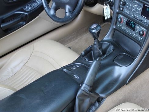 Used 2002 Chevrolet Corvette Convertible w/ Preferred Equipment Group2 image 40