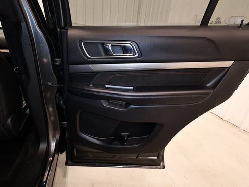 Certified 2018 Ford Explorer XLT w/ Equipment Group 202A AWD/4WD image 18