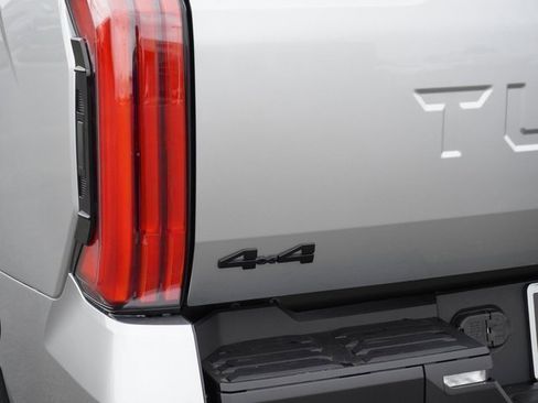 New 2025 Toyota Tundra Limited image 12