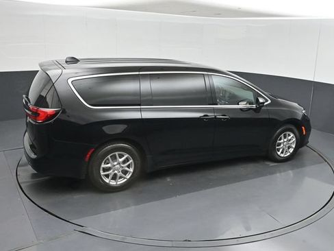 Used 2026 Chrysler Pacifica Select FWD image 37