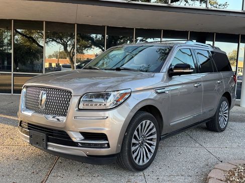 Used 2018 Lincoln Navigator Reserve w/ Technology Package image 1
