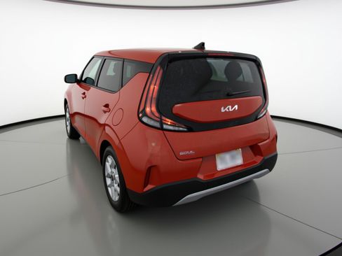Used 2025 Kia Soul LX w/ LX Technology Package image 6