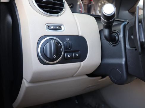 Used 2016 Land Rover LR4 HSE image 42
