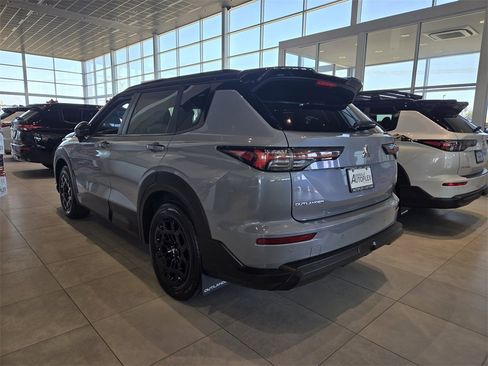 New 2025 Mitsubishi Outlander Trail Edition image 3