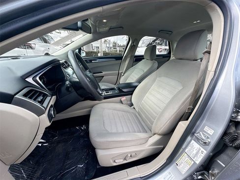 Used 2020 Ford Fusion SE image 20