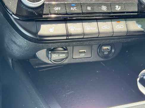 Used 2023 Hyundai Elantra SEL w/ Convenience Package FWD image 20
