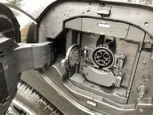 Certified 2025 Toyota bZ4X AWD image 17