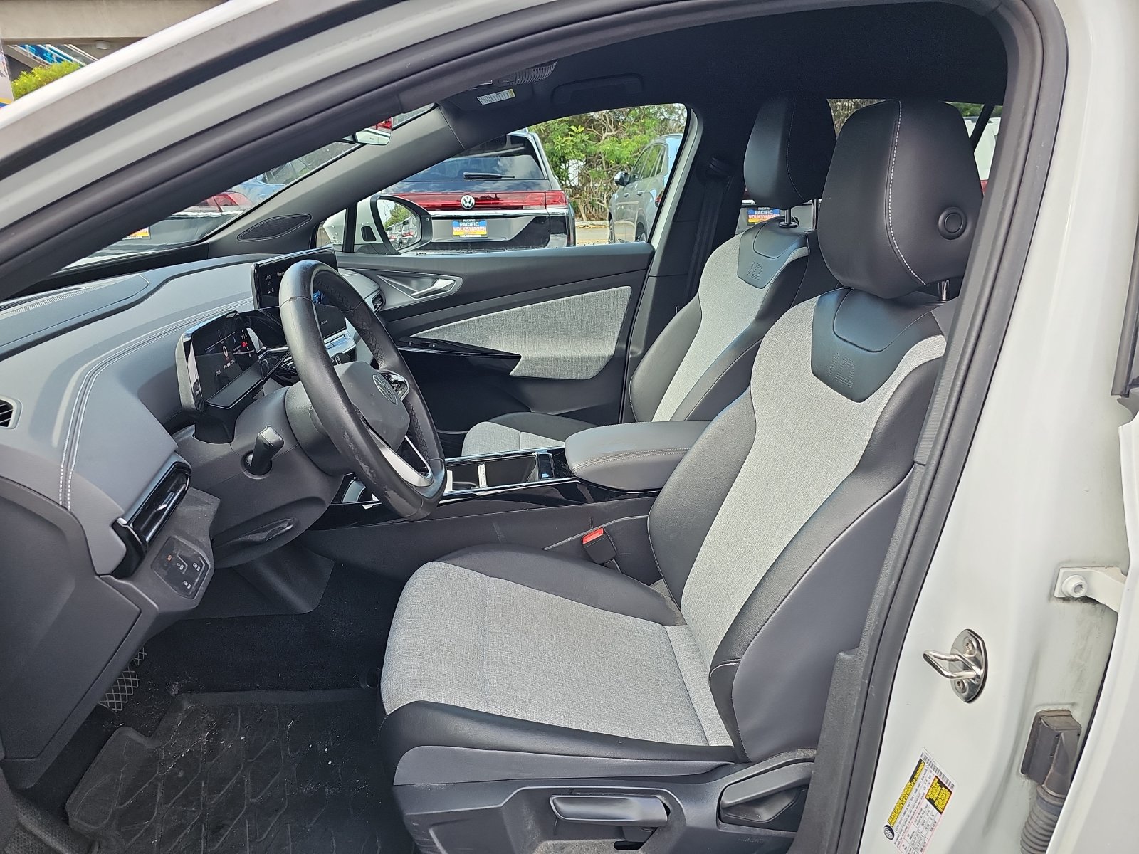 Used 2023 Volkswagen ID.4 Pro RWD image 16