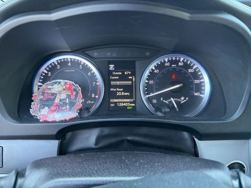 Used 2018 Toyota Highlander XLE AWD/4WD image 12