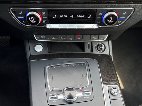 Used 2019 Audi Q5 Prestige w/ Prestige Package AWD/4WD image 26
