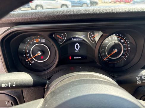 Used 2024 Jeep Wrangler Unlimited Sport AWD/4WD image 15