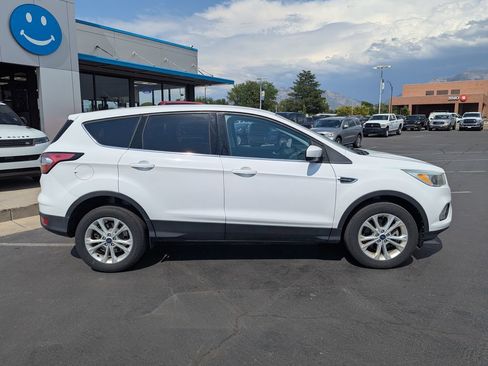 Used 2017 Ford Escape SE AWD/4WD image 2