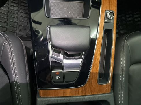 Used 2023 Audi Q5 2.0T Premium Plus image 18
