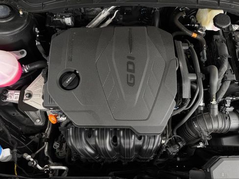 Used 2025 Hyundai Tucson Limited FWD image 13