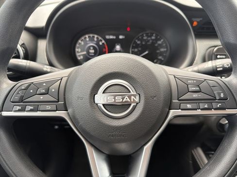 Used 2022 Nissan Kicks SV FWD image 26