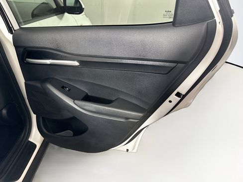 Used 2022 Kia Seltos LX AWD/4WD image 28