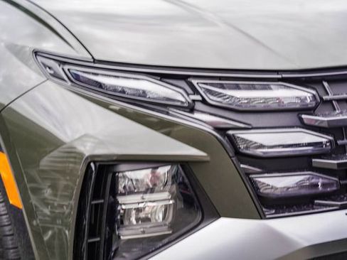 Used 2025 Hyundai Tucson SE image 3