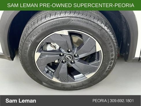 Used 2024 Nissan Rogue SV FWD image 27