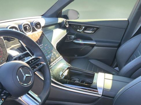 Used 2024 Mercedes-Benz GLC 300 4MATIC image 13